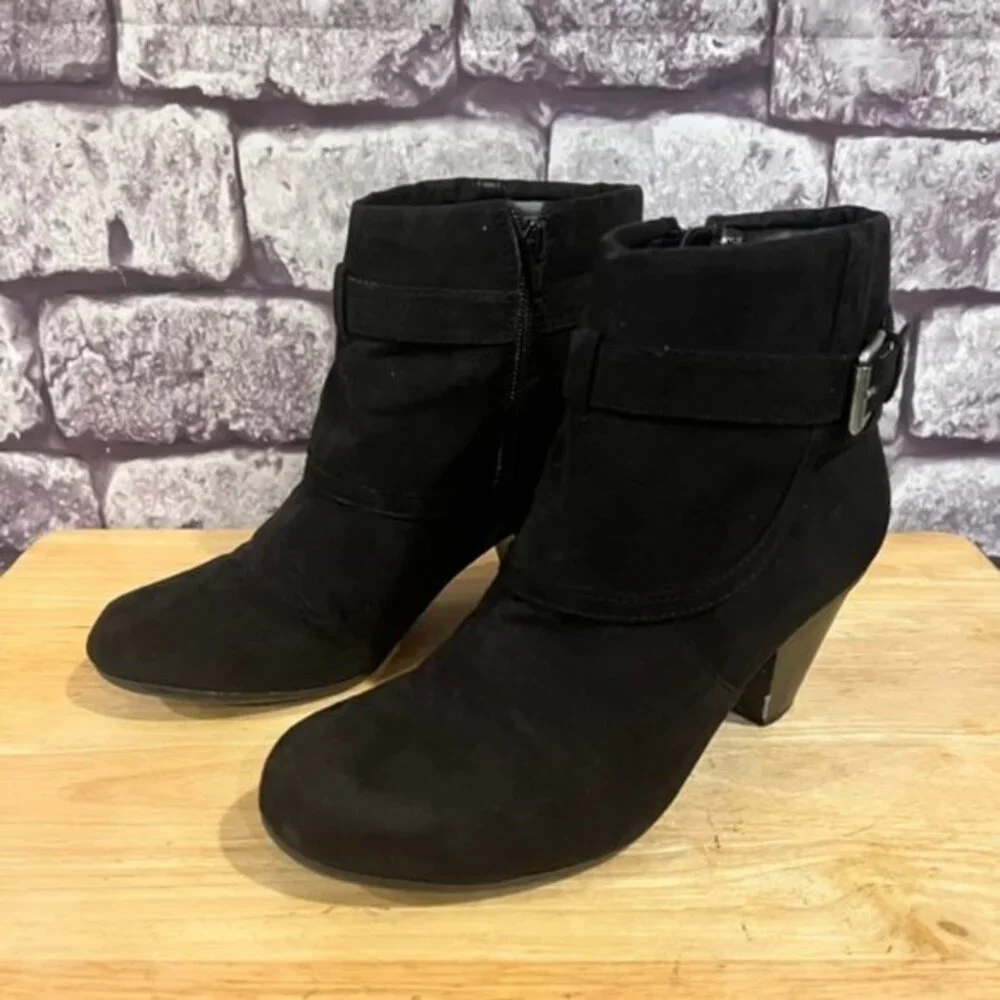 Solanz Black Zip Up Ankle Boots Size 7